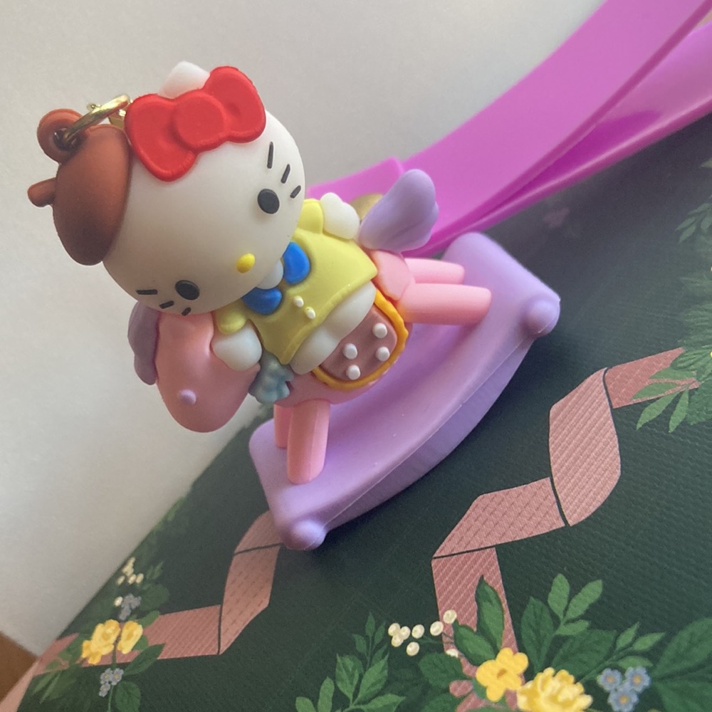 Hello Kitty on Rocking Horse Keychain - Picture 4 of 4